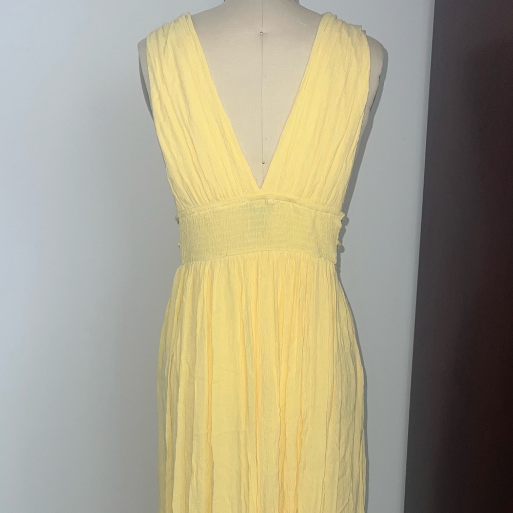 Elegant Yellow Maxi Dress - Picture 1 of 3